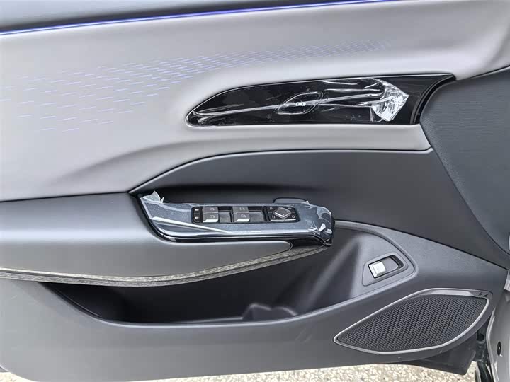 Hongqi EH7 2025 2025款 640 四驱 智选版