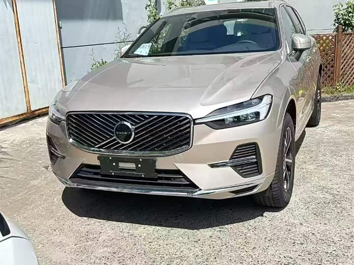 Volvo XC60 2026 2026款 B5 四驱智逸豪华版