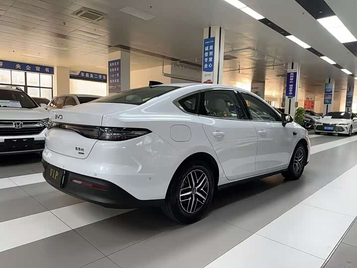 BYD Seal 05 DM-i Hybrid 2025 2025款 DM-i 智驾版 120KM旗舰型