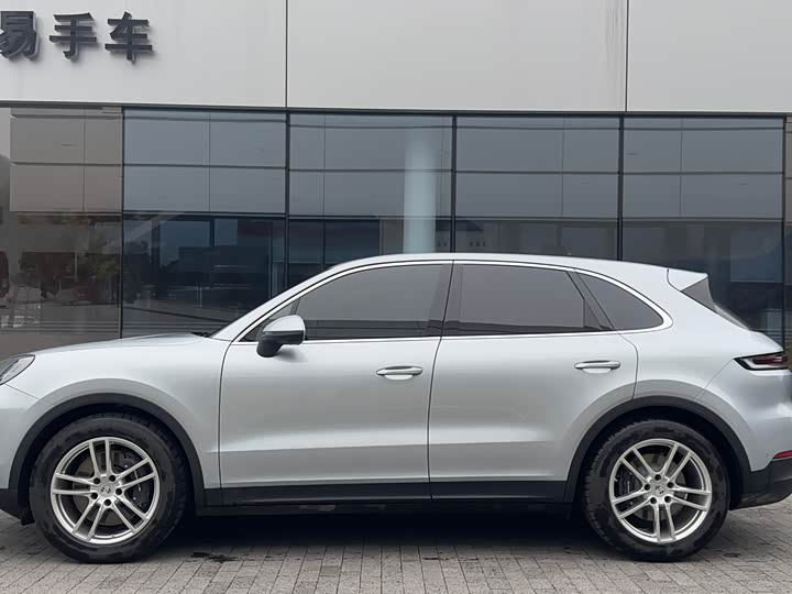 2025 Porsche Cayenne