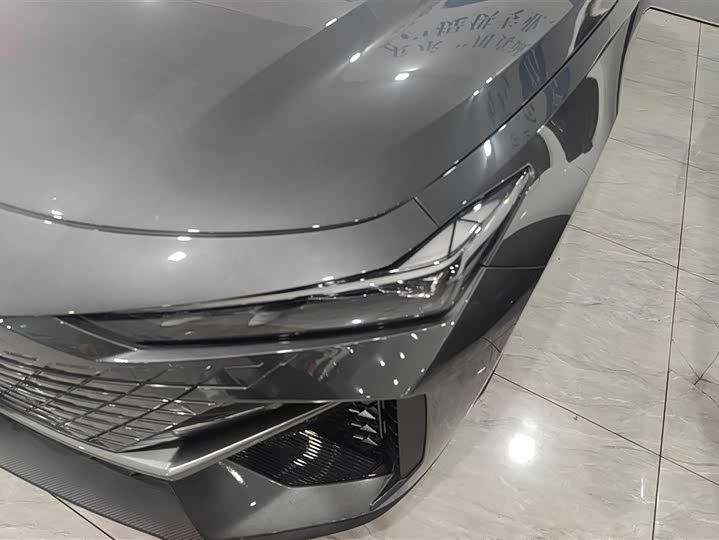 Changan UNI-V 2024 2024款 1.5T 尊贵型