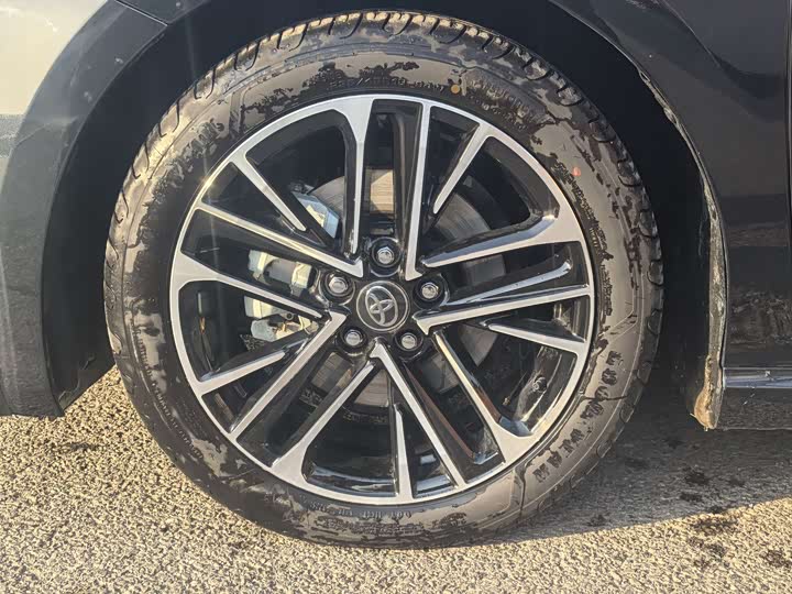 Toyota Camry 2026 2026款 双擎 2.0HSE 运动Lite版