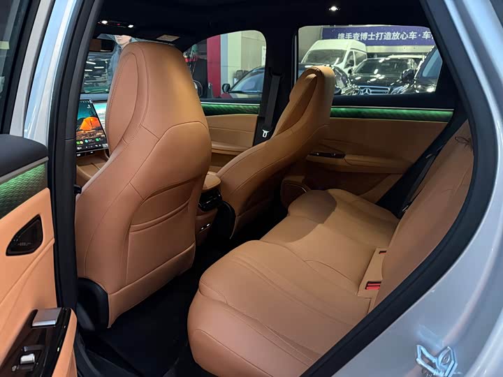 2025 Geely Galaxy L7