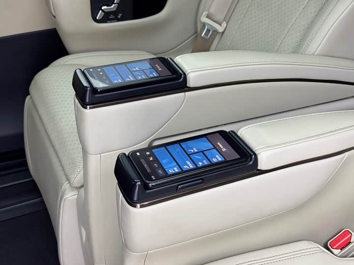 Toyota Vellfire 2024 2024款 皇冠 双擎 2.5L 至尊版