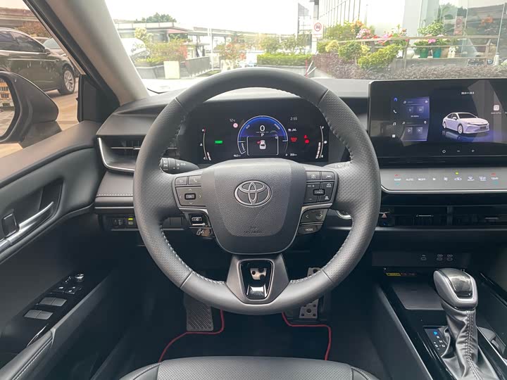 Toyota Camry 2026 2026款 双擎 2.0HSE 运动Lite版