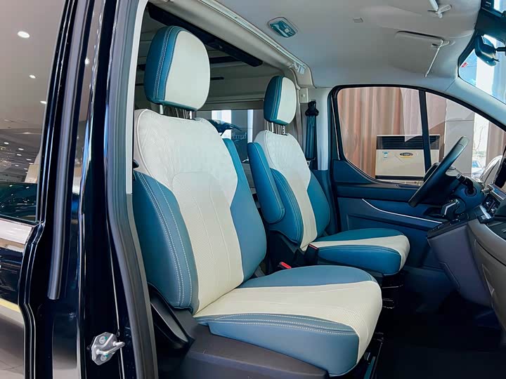 Ford Transit 2024 2024款 2.0T 汽油自动中轴中顶商旅型Bus豪华版7/8/9座