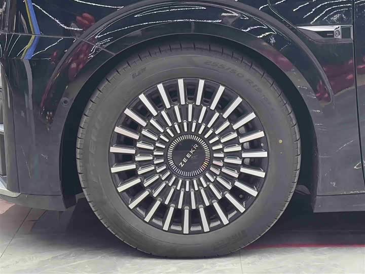 Zeekr 009 2024 2024款 七座过道版 108kWh