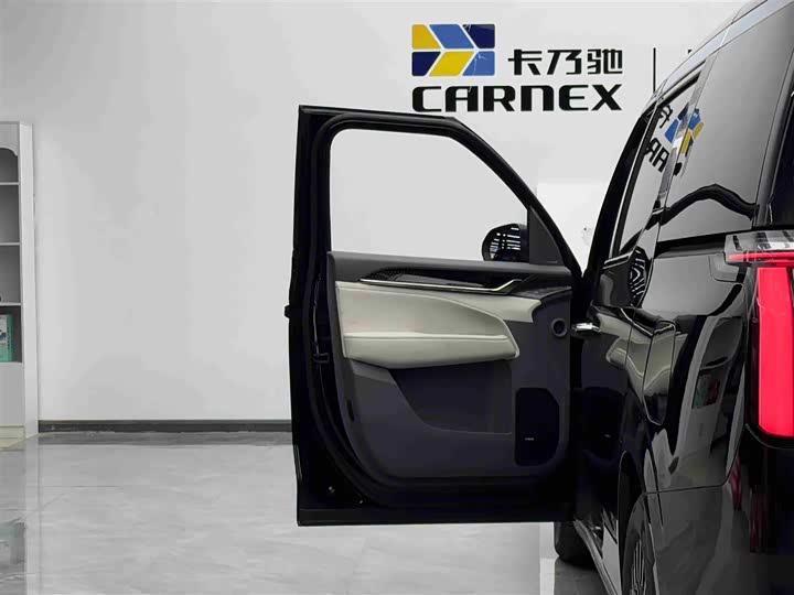 Zeekr 009 2024 2024款 七座过道版 108kWh