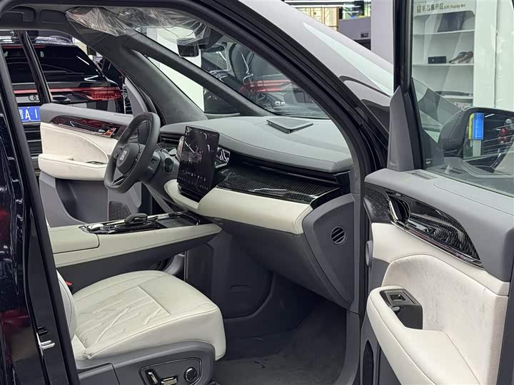 Zeekr 009 2024 2024款 七座过道版 108kWh