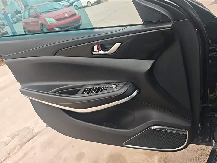 Changan Raeton CC 2022 2022款 蓝鲸版 1.5T DCT豪华型