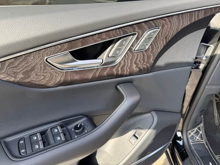 Audi Q8 2022 2022款 55 TFSI 豪华动感型