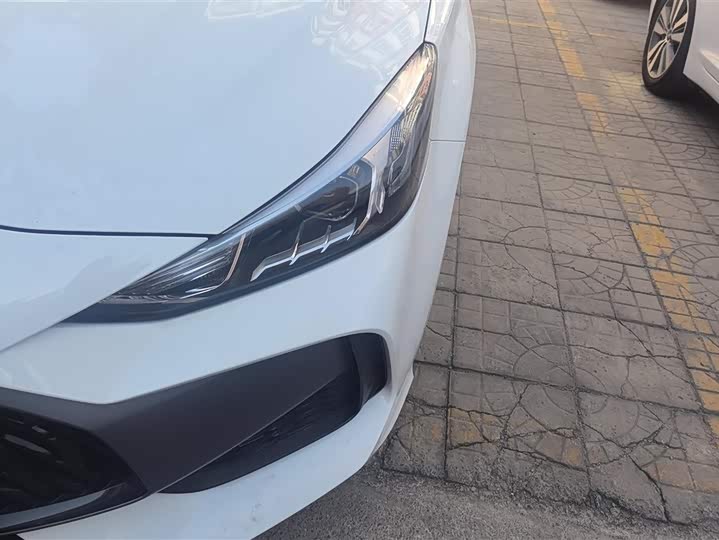 MG Motor 5 2023 2023款 180DVVT 手动风尚版