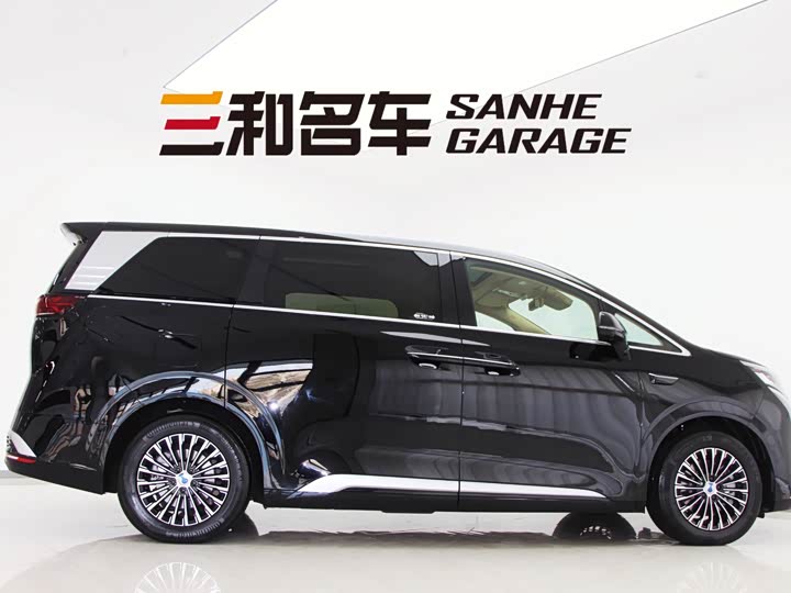 Denza D9 2025 2025款 DM-i 智驾版 1020 四驱旗舰型