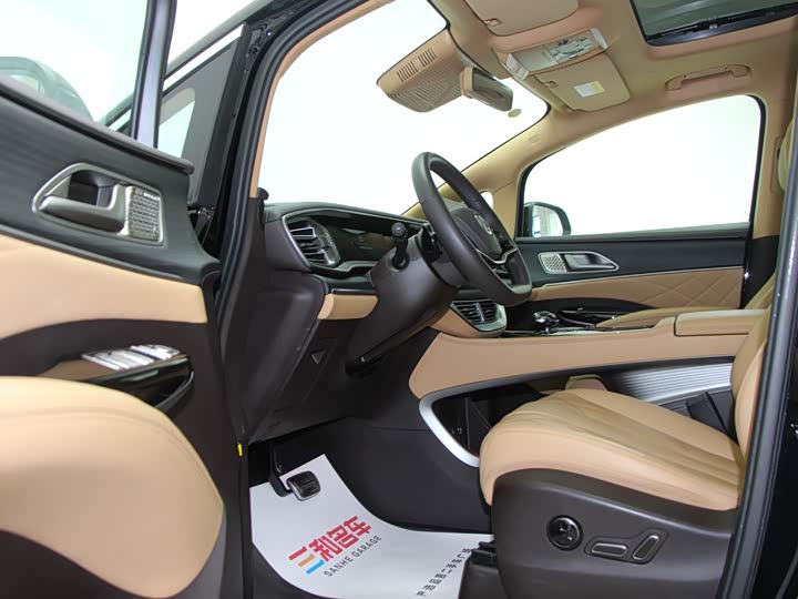 Denza D9 2025 2025款 DM-i 智驾版 1020 四驱旗舰型