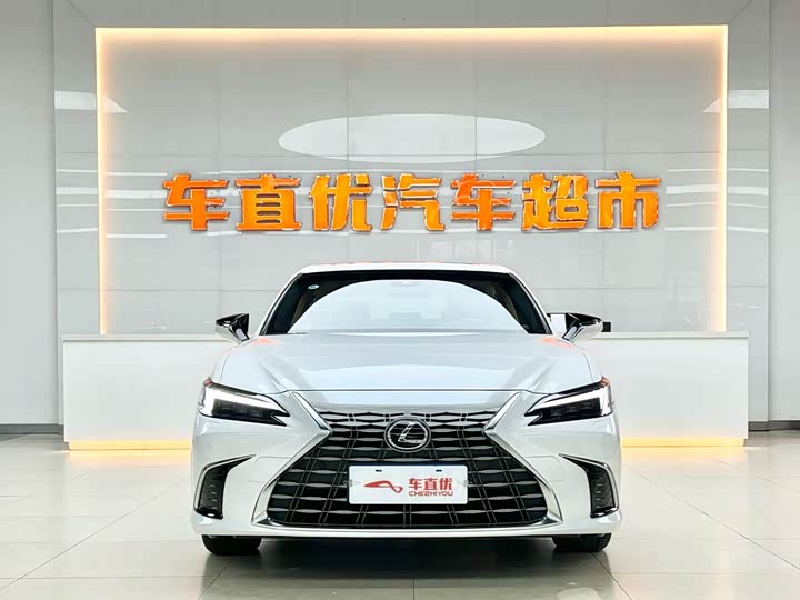 2025 Lexus ES