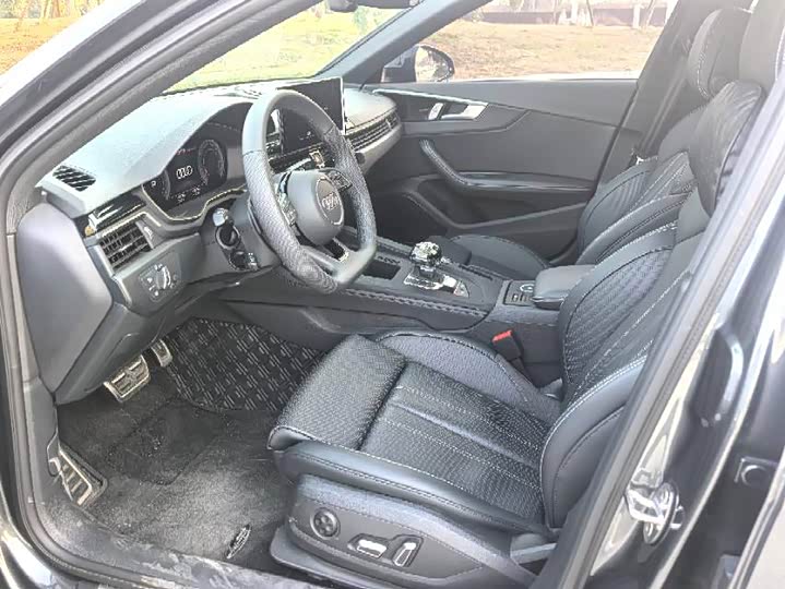 Audi A4L 2024 2024款 40 TFSI 豪华动感型