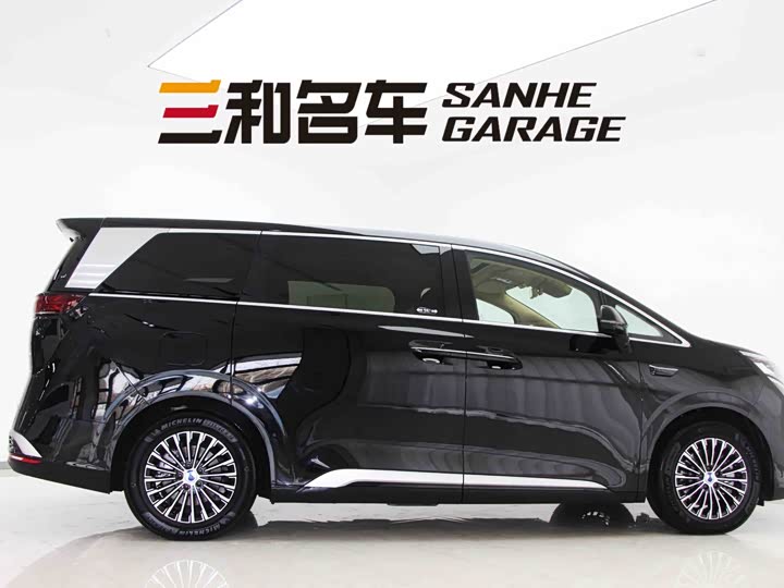 Denza D9 2025 2025款 DM-i 智驾版 1020 四驱旗舰型