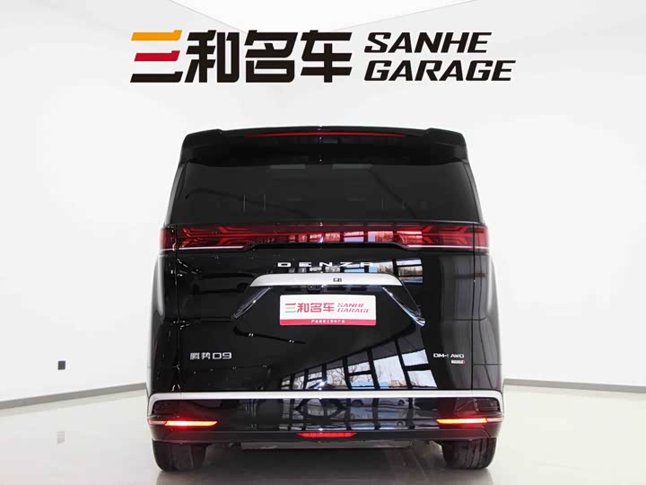 Denza D9 2025 2025款 DM-i 智驾版 1020 四驱旗舰型