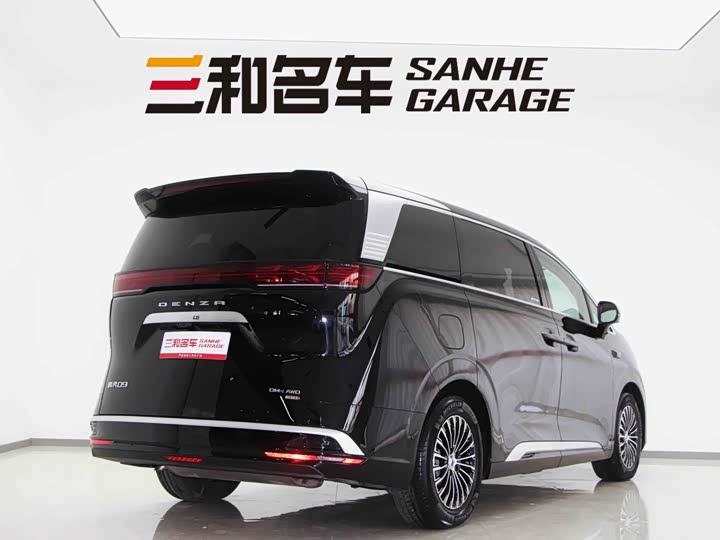 Denza D9 2025 2025款 DM-i 智驾版 1020 四驱旗舰型