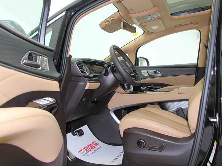 Denza D9 2025 2025款 DM-i 智驾版 1020 四驱旗舰型