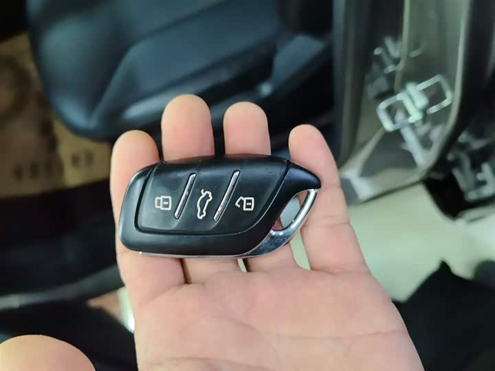 Roewe RX5 2023 2023款 1.5T 豪华滑屏版