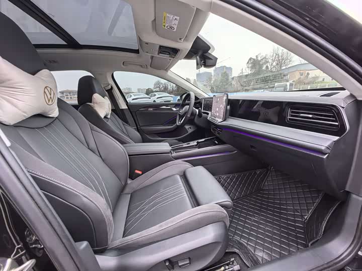 Volkswagen Magotan 2026 2026款 300TSI 尊享版显眼包