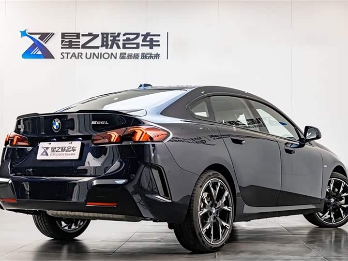 BMW 2 Series 2025 2025款 225L M运动曜夜套装
