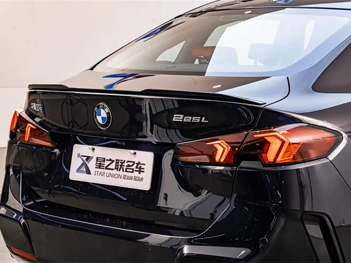 BMW 2 Series 2025 2025款 225L M运动曜夜套装