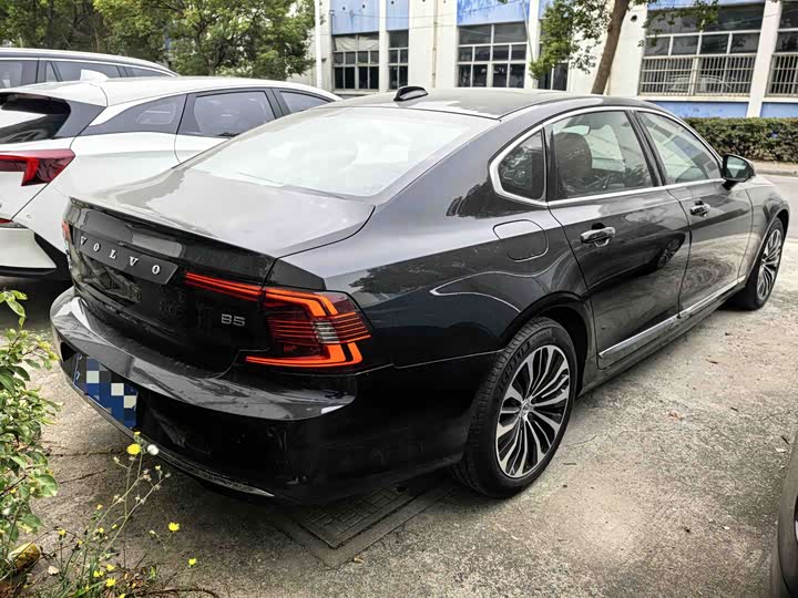 Volvo S90 2025 2025款 B5 智逸豪华版