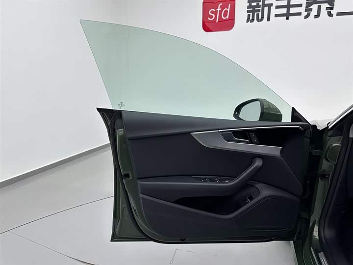 Audi A5 2024 2024款 Sportback 40 TFSI 时尚动感型