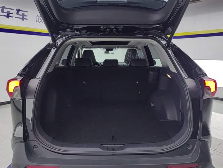 Toyota RAV4 2024 2024款 2.0L CVT两驱风尚Plus版