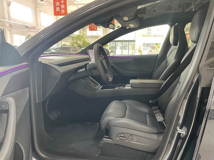Tesla Model Y 2025 2025款 长续航全轮驱动版