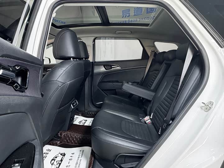 Kia Sportage 2023 2023款 2.0T 两驱尊贵版