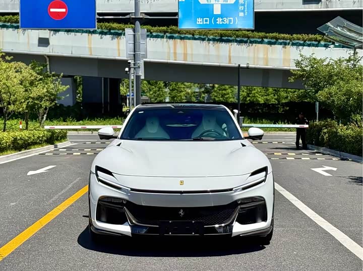Ferrari Purosangue 2023 2023款 6.5L V12