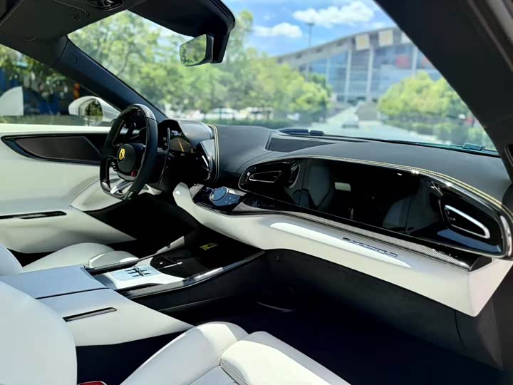 Ferrari Purosangue 2023 2023款 6.5L V12