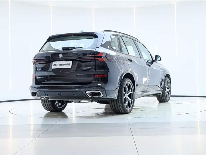 BMW X5 2025 2025款 xDrive 30Li 尊享型M运动曜夜套装