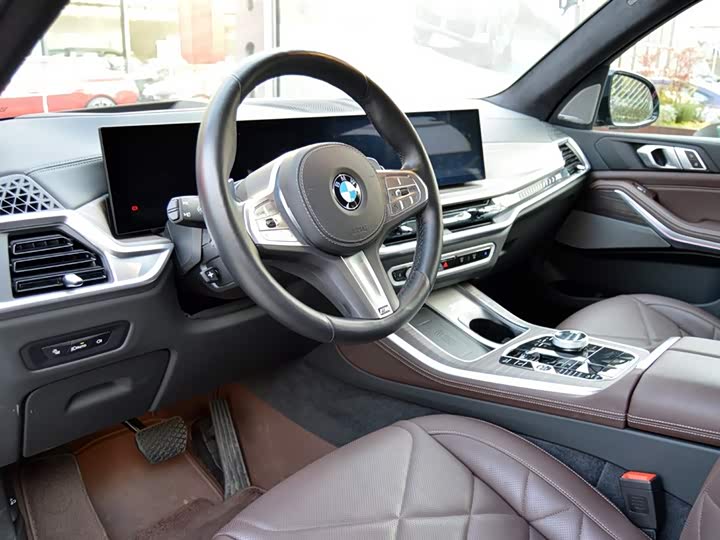 BMW X5 2025 2025款 xDrive 40Li M运动曜夜套装