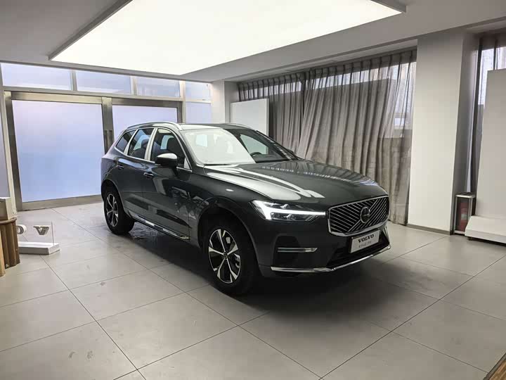 Volvo XC60 2026 2026款 B5 四驱智逸豪华版
