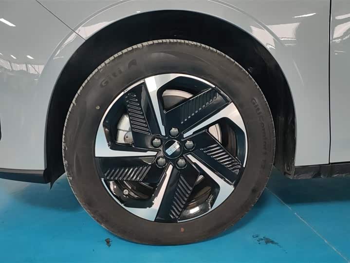 Geely Galaxy L6 2025 2025款 EM-i 140km 探索+版