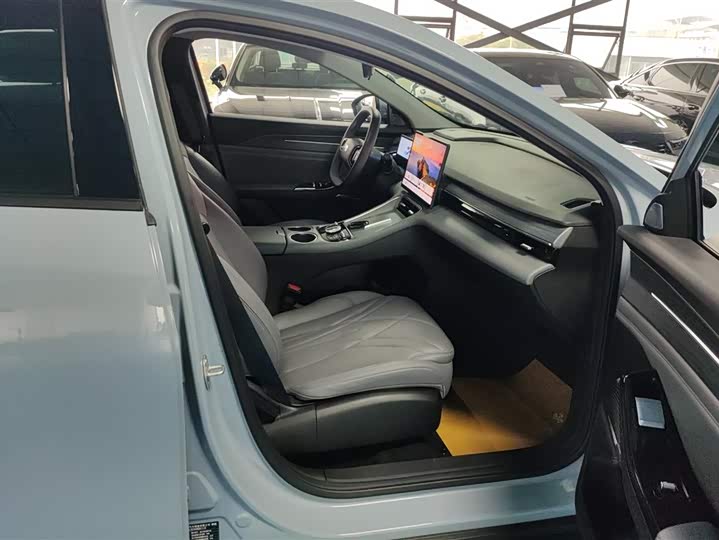 Geely Galaxy L6 2025 2025款 EM-i 140km 探索+版