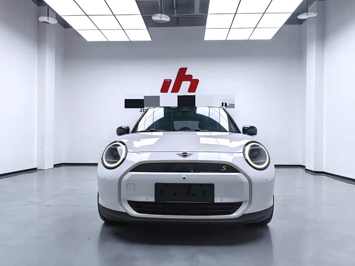 Mini Cooper 2024 2024款 452km COOPER SE 艺术家