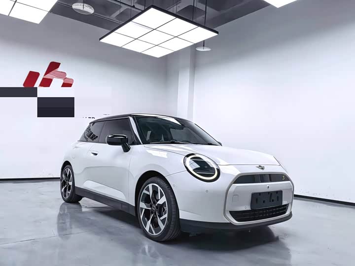 Mini Cooper 2024 2024款 452km COOPER SE 艺术家