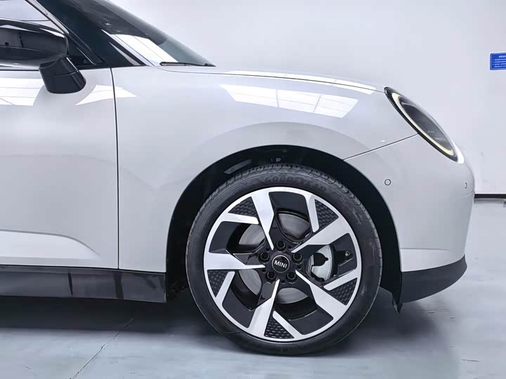 Mini Cooper 2024 2024款 452km COOPER SE 艺术家