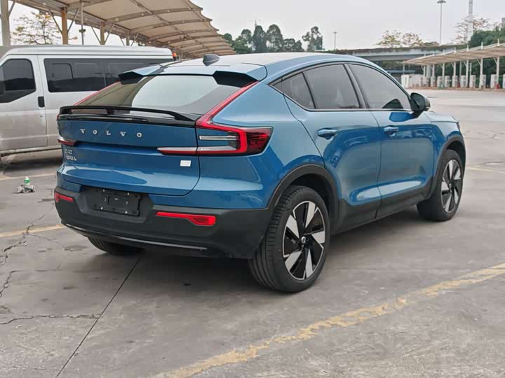 2024 Volvo C40