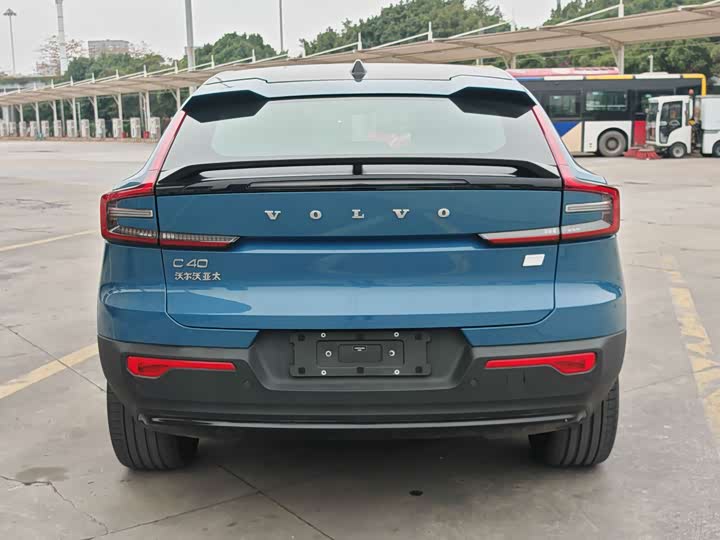 2024 Volvo C40