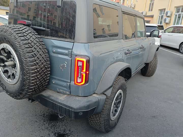 Ford Bronco 2024 2024款 2.3T 荒地