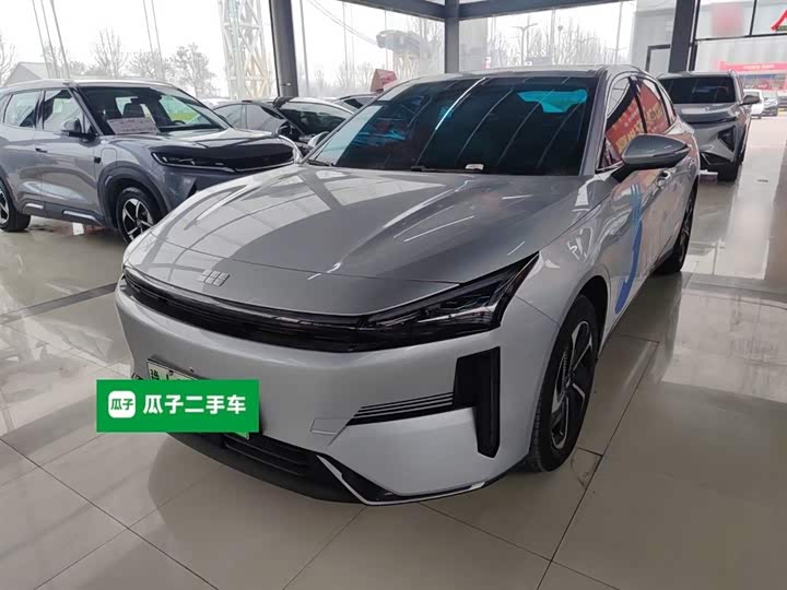 2025 Geely Galaxy L6