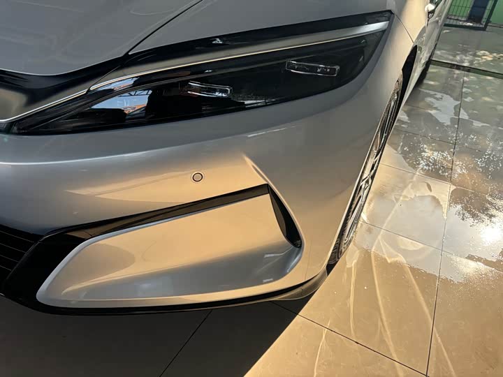 BYD Han L 2025 2025款 DM-i 200KM激光雷达旗舰型