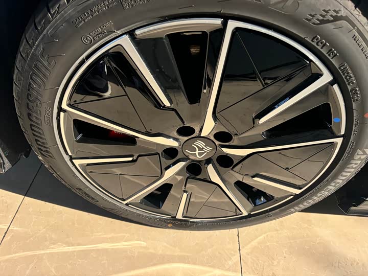 BYD Han L 2025 2025款 DM-i 200KM激光雷达旗舰型