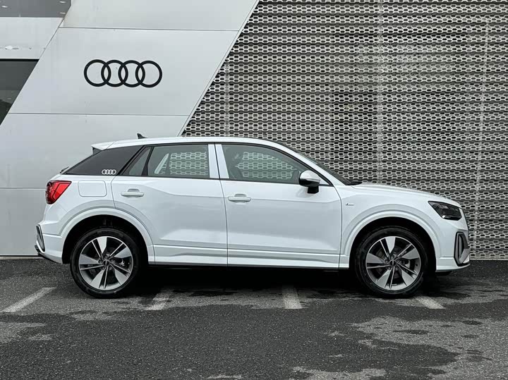 2025 Audi Q2L